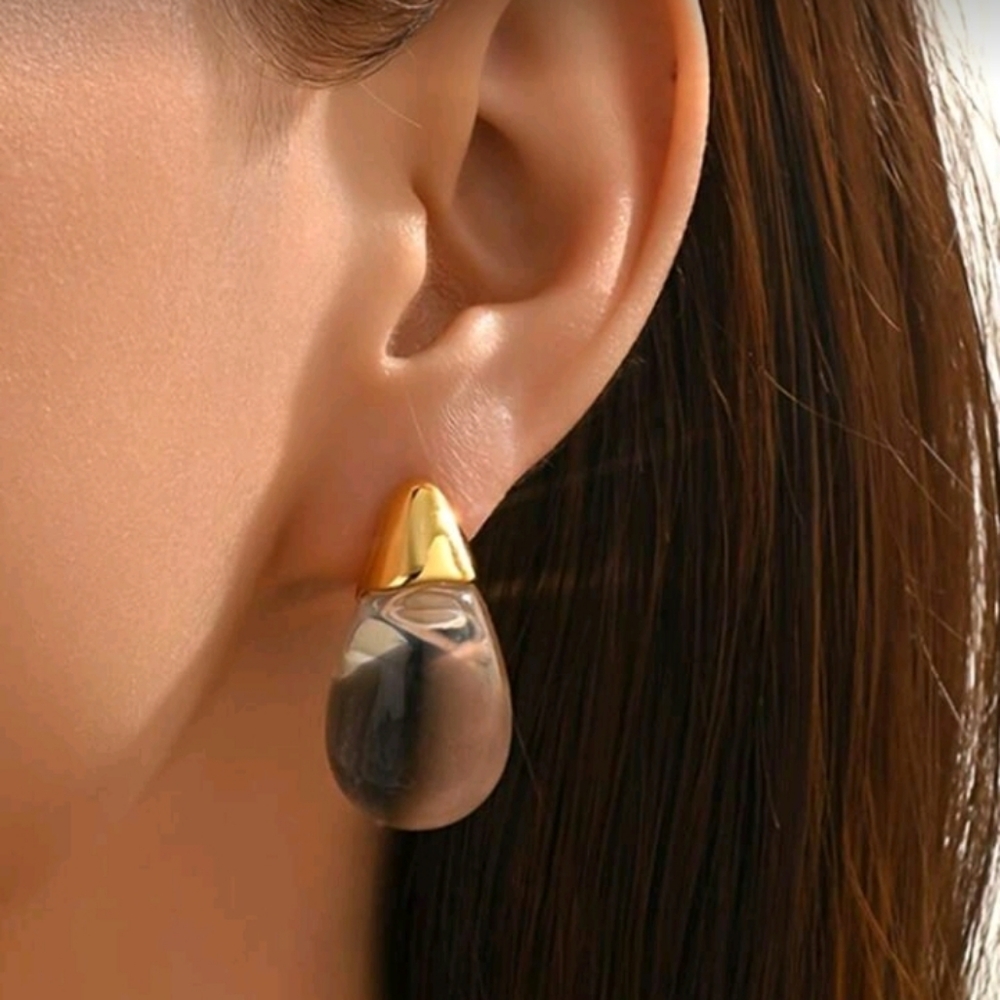 NEW! Elegant & Chic Gold Plated Teardrop Watered Post Earrings